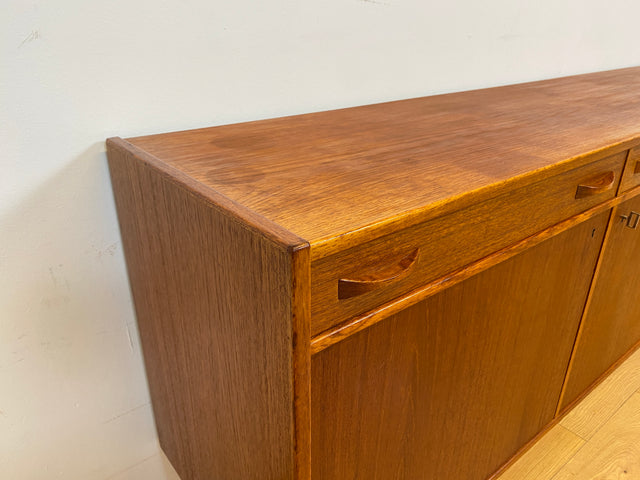 WMK # Stilvoller skandinavischer Mid-Century Designer Sideboard von Tage Olofsson für Ulferts in Teakholz mit Schubladen # Kommode Schrank Anrichte TV-Bank Danish Design Vintage Teak Berlin Hamburg