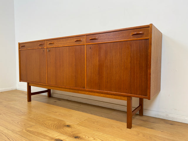 WMK # Stilvoller skandinavischer Mid-Century Designer Sideboard von Tage Olofsson für Ulferts in Teakholz mit Schubladen # Kommode Schrank Anrichte TV-Bank Danish Design Vintage Teak Berlin Hamburg