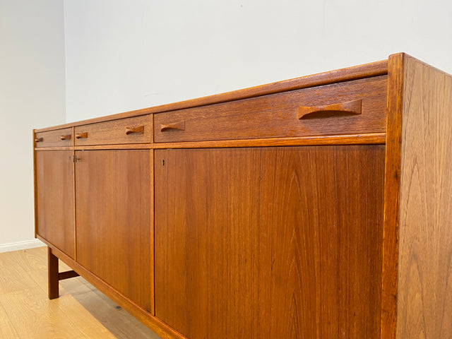 WMK # Stilvoller skandinavischer Mid-Century Designer Sideboard von Tage Olofsson für Ulferts in Teakholz mit Schubladen # Kommode Schrank Anrichte TV-Bank Danish Design Vintage Teak Berlin Hamburg