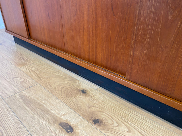 WMK # Stilvoller skandinavischer Mid-Century Kleiderschrank in Teakholz mit Aufsatz & Schiebetüren # Schrank Schlafzimmerschrank Wäscheschrank Wardrobe Danish Design Vintage Teak Berlin Hamburg Köln