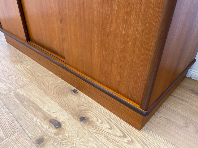 WMK # Hochwertiger skandinavischer Mid-Century Kleiderschrank mit Schiebetüren & Schubladen , Vollholz in Teak # Schrank Schlafzimmerschrank Wäscheschrank Wardrobe Danish Design Vintage Teakholz 60er