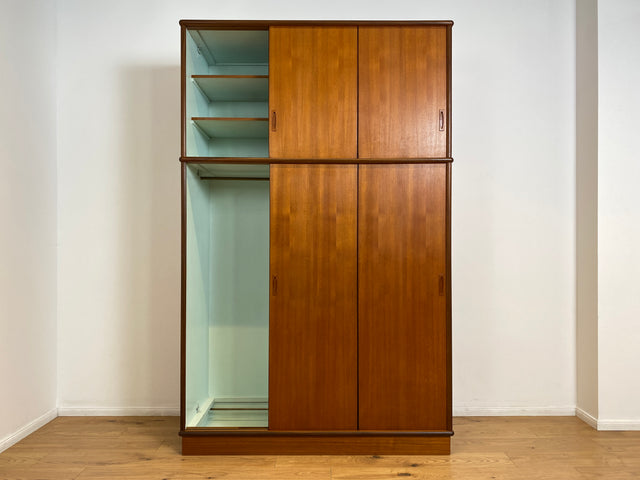WMK # Hochwertiger skandinavischer Mid-Century Kleiderschrank mit Schiebetüren & Schubladen , Vollholz in Teak # Schrank Schlafzimmerschrank Wäscheschrank Wardrobe Danish Design Vintage Teakholz 60er