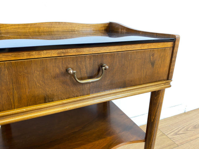 WMK # Schöner & sehr gut erhaltener skandinavischer Mid-Century Nachttisch mit Schublade, Ablage, Glasauflage & Messinggriff # Nachtschrank Nachtkommode Nachtschränkchen Beistelltisch Kommode Vintage