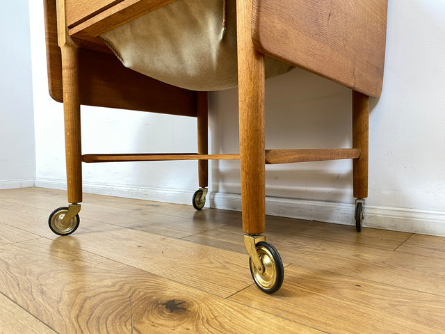 WMK I Besonders schöner skandinavischer Mid-Century Nähtisch auf Rollen & aufklappbar I Beistelltisch Kommode Nähkommode Schminkkommode Schminktisch Ablage Servierwagen Vintage Berlin Bielefeld Celle