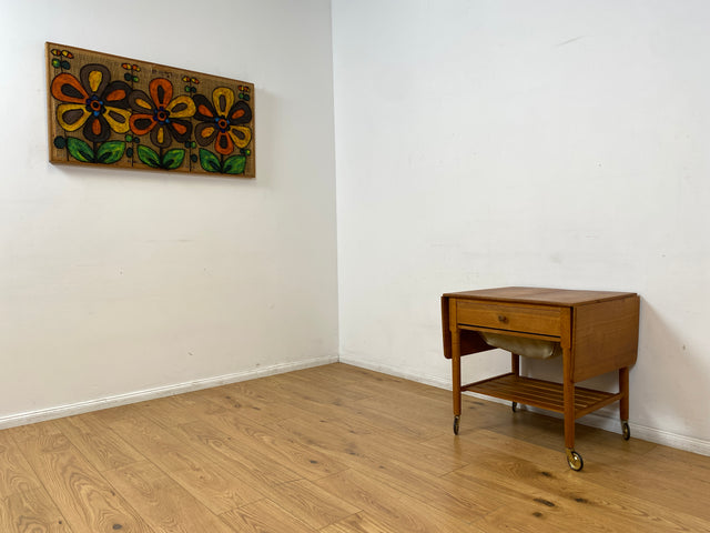 WMK I Besonders schöner skandinavischer Mid-Century Nähtisch auf Rollen & aufklappbar I Beistelltisch Kommode Nähkommode Schminkkommode Schminktisch Ablage Servierwagen Vintage Berlin Bielefeld Celle