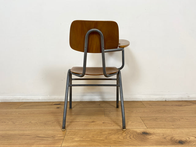 WMK # Seltener und praktischer skandinavischer Mid-Century Schulstuhl mit Schreibpult auf Metallrahmen # Seminarstuhl Stuhl Kinderschreibtisch Holzstuhl Schreibtischstuhl Kollegstuhl 60er 50er Vintage