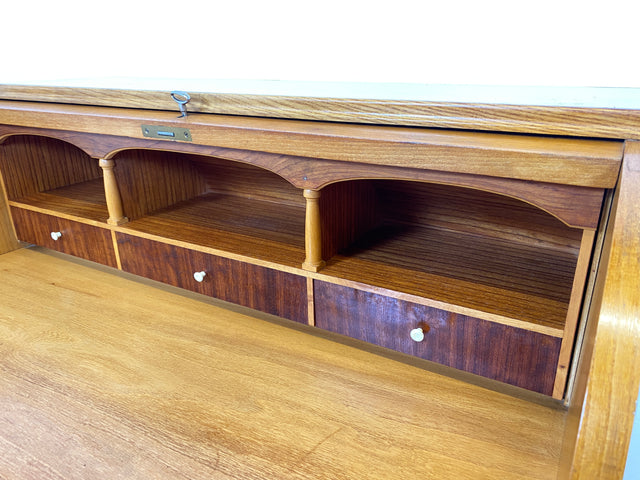 WMK I Formschöner skandinavischer Mid-Century Sekretär aus vollem Holz mit Messinggriffen I Schreibkommode Schreibtisch Kommode Wäschekommode 60er 70er Vintage Berlin Hamburg Dresden