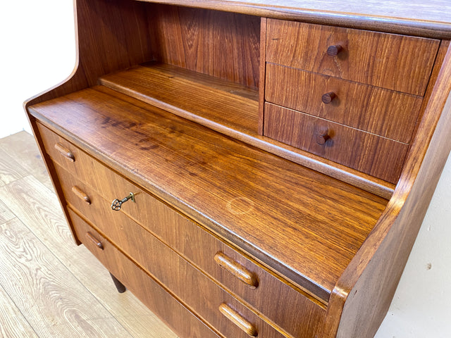 WMK I Hochwertiger skandinavischer Mid-Century Sekretär in Teakholz mit auszieh. Schreibfläche I Schreibschrank Schreibtisch Desk Kommode Wäsche Schmink Tisch Danish Design Vintage Berlin Köln Hamburg