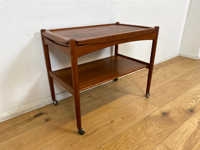 WMK I Stilvoller skandinavischer Mid-Century Servierwagen aus Teakholz auf Rollen mit abnehmbarem Serviertablett