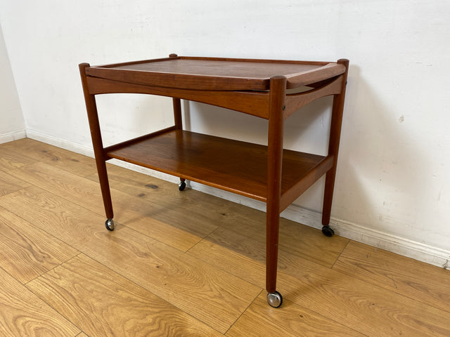 WMK I Stilvoller skandinavischer Mid-Century Servierwagen aus Teakholz auf Rollen mit abnehmbarem Serviertablett