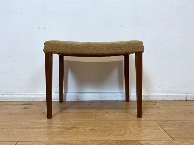 WMK I Versand 15€ I 1/2 Formschöner skandinavischer Mid-Century Sitzhocker mit beigem Bezug