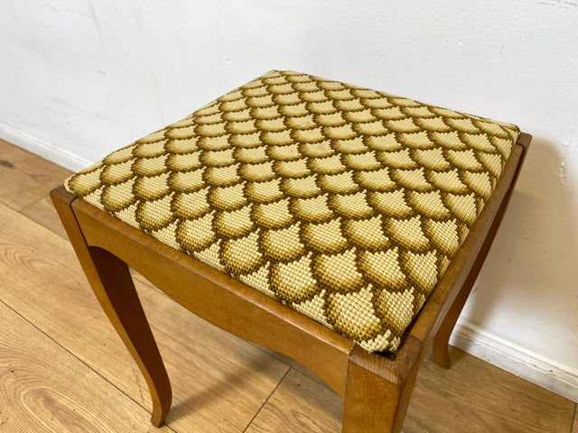 WMK I Besonders schöner skandinavischer Mid-Century Sitzhocker mit beigem handgewebtem Gobelin Bezug I Hocker Fußhocker Schemel Taburett Sitz Stuhl Vintage I Berlin Bayern Sachsen I Versand möglich