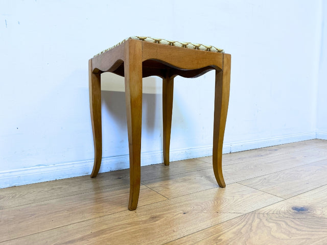 WMK I Besonders schöner skandinavischer Mid-Century Sitzhocker mit beigem handgewebtem Gobelin Bezug I Hocker Fußhocker Schemel Taburett Sitz Stuhl Vintage I Berlin Bayern Sachsen I Versand möglich