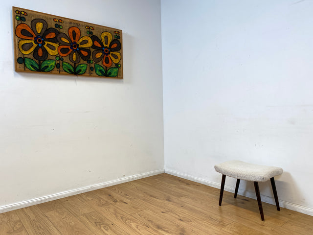 WMK I Versand 15€ I Hübscher skandinavischer Mid-Century Sitzhocker mit plüschigem weißem Bezug I Hocker Schemel Taburett Fußhocker Sitz Bank Vintage Danish Design 50er 60er I Berlin Essen Nürnberg