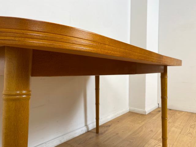 WMK I Sehr schöner skandinavischer Vintage Esstisch mit hübschen Tischbeinen, ausziehbar auf 180cm I Tisch Holztisch Küchentisch Ausziehtisch Dining Table 70er 80er Berlin Nürnberg Frankfurt Bremen