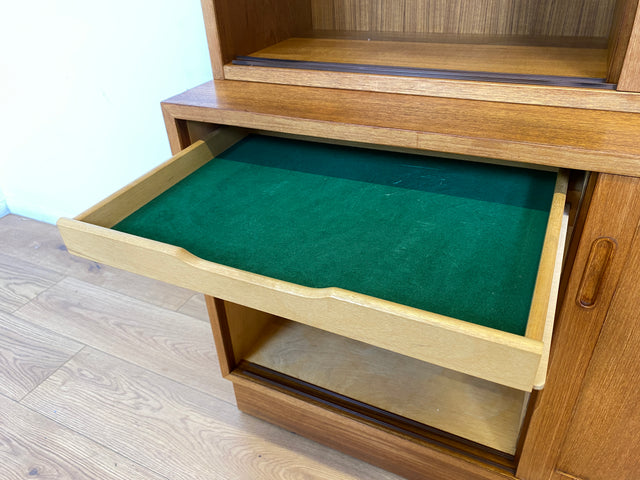 WMK # Hochwertiges skandinavisches Designer Highboard von Poul Hundevad , Massivholz in Teak , mit Schiebtüren # Schrank Bücherschrank Bücherregal Sideboard Danish Design Mid-Century Vintage Teakholz