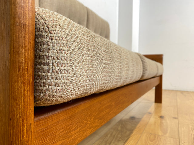 WMK I Hochwertiges skandinavisches Designer Sofa von EMC Møbler mit Teakholz Rahmen und beigem Wollbezug I Couch 3-Sitzer 3er Sitzgarnitur Danish Design Mid-Century Vintage Teak Berlin Köln Frankfurt