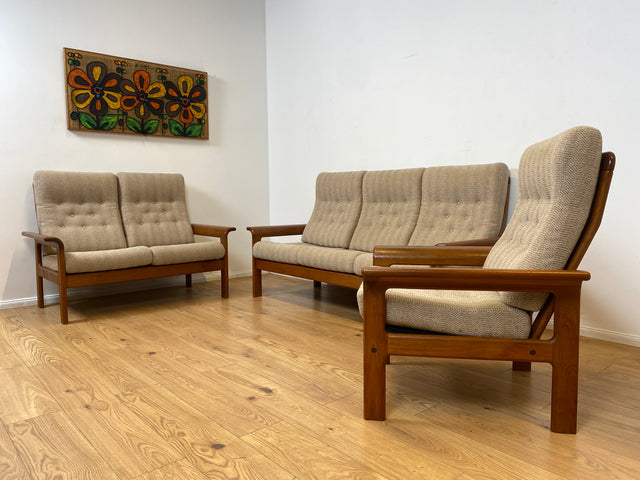 WMK I Hochwertiges skandinavisches Designer Sofa von EMC Møbler mit Teakholz Rahmen und beigem Wollbezug I Couch 3-Sitzer 3er Sitzgarnitur Danish Design Mid-Century Vintage Teak Berlin Köln Frankfurt