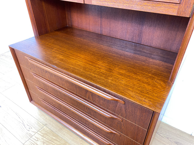 WMK I Stilvolles skandinavisches Highboard in Teakholz mit Schubladen & formschönen Holzgriffen I Schrank Bücherschrank Wäscheschrank Kommode Sideboard Teak Danish Design Vintage Berlin Hamburg Bremen
