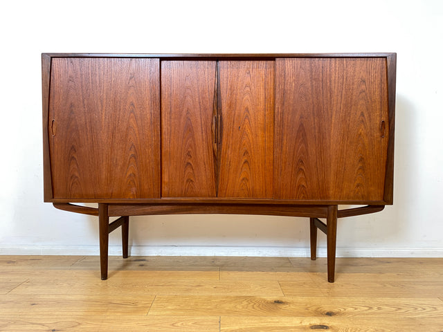 WMK I Besonders schönes skandinavisches Mid-Century Highboard in Teakholz mit Bar, Schiebetüren & Schubladen I Sideboard Schrank Barschrank Barkommode Danish Design Vintage 60er Berlin Hamburg München