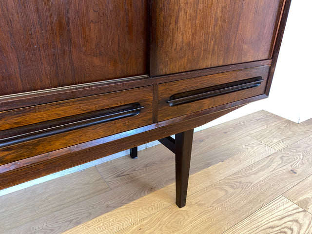 WMK I Hochwertiges skandinavisches Mid-Century Highboard in edlem Palisander mit Schubladen, Schiebetüren & Bar I Schrank Anrichte Sideboard Barkommode Barschrank Danish Design Vintage 60er Rosewood