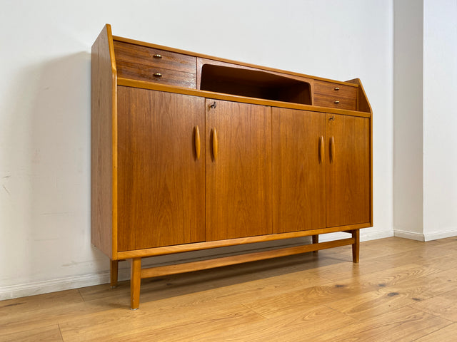 WMK # Elegantes skandinavisches Mid-Century Highboard aus vollem Holz in Teak mit Schubladen # Sideboard Schrank Kommode Wäschekommode Cabinet Danish Design Vintage Teakholz 60er Berlin Köln München