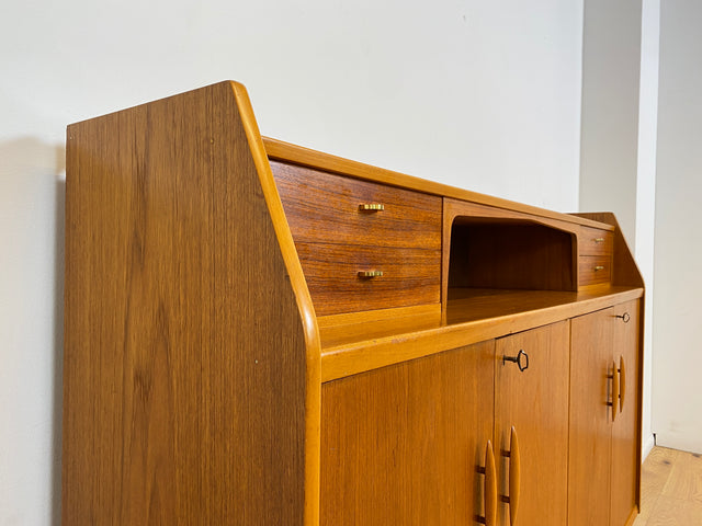 WMK # Elegantes skandinavisches Mid-Century Highboard aus vollem Holz in Teak mit Schubladen # Sideboard Schrank Kommode Wäschekommode Cabinet Danish Design Vintage Teakholz 60er Berlin Köln München