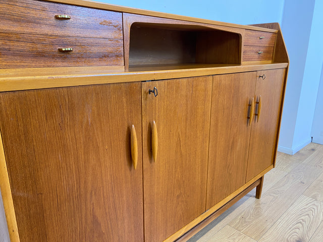 WMK # Elegantes skandinavisches Mid-Century Highboard aus vollem Holz in Teak mit Schubladen # Sideboard Schrank Kommode Wäschekommode Cabinet Danish Design Vintage Teakholz 60er Berlin Köln München