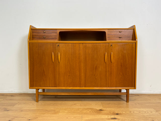 WMK # Elegantes skandinavisches Mid-Century Highboard aus vollem Holz in Teak mit Schubladen # Sideboard Schrank Kommode Wäschekommode Cabinet Danish Design Vintage Teakholz 60er Berlin Köln München