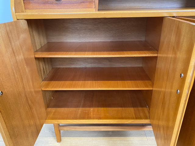 WMK # Elegantes skandinavisches Mid-Century Highboard aus vollem Holz in Teak mit Schubladen # Sideboard Schrank Kommode Wäschekommode Cabinet Danish Design Vintage Teakholz 60er Berlin Köln München