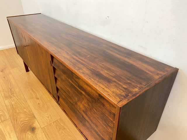 WMK I Besonders schönes skandinavisches Mid-Century Sideboard in dunkel gebeiztem Teakholz mit Schubladen I Schrank Kommode Anrichte TV Bank Lowboard Danish Design 60er Vintage Berlin München Nürnberg