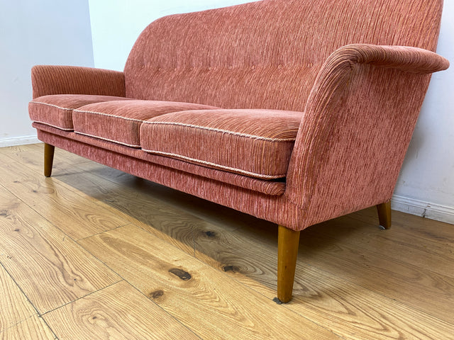 WMK I Formschönes & sehr gut erhaltenes skandinavisches Mid-Century Sofa in Altrosa mit gemütlichen Federkernsitzen I 2er Couch 2-Sitzer Sitzgarnitur Danish Design Vintage 60er Berlin Köln Stuttgart