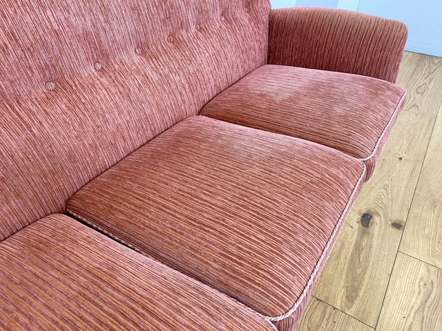 WMK I Formschönes & sehr gut erhaltenes skandinavisches Mid-Century Sofa in Altrosa mit gemütlichen Federkernsitzen I 2er Couch 2-Sitzer Sitzgarnitur Danish Design Vintage 60er Berlin Köln Stuttgart