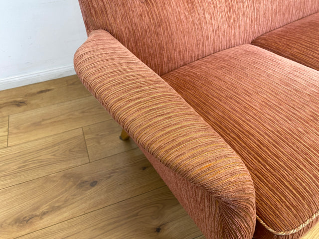 WMK I Formschönes & sehr gut erhaltenes skandinavisches Mid-Century Sofa in Altrosa mit gemütlichen Federkernsitzen I 2er Couch 2-Sitzer Sitzgarnitur Danish Design Vintage 60er Berlin Köln Stuttgart