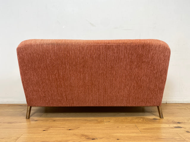 WMK I Formschönes & sehr gut erhaltenes skandinavisches Mid-Century Sofa in Altrosa mit gemütlichen Federkernsitzen I 2er Couch 2-Sitzer Sitzgarnitur Danish Design Vintage 60er Berlin Köln Stuttgart