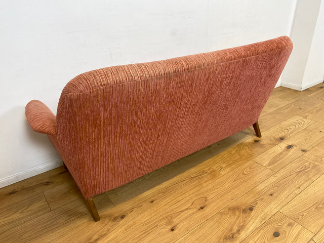 WMK I Formschönes & sehr gut erhaltenes skandinavisches Mid-Century Sofa in Altrosa mit gemütlichen Federkernsitzen I 2er Couch 2-Sitzer Sitzgarnitur Danish Design Vintage 60er Berlin Köln Stuttgart