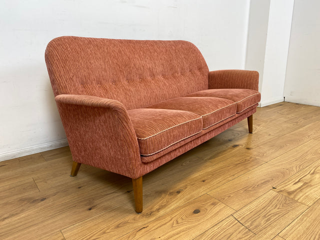 WMK I Formschönes & sehr gut erhaltenes skandinavisches Mid-Century Sofa in Altrosa mit gemütlichen Federkernsitzen I 2er Couch 2-Sitzer Sitzgarnitur Danish Design Vintage 60er Berlin Köln Stuttgart