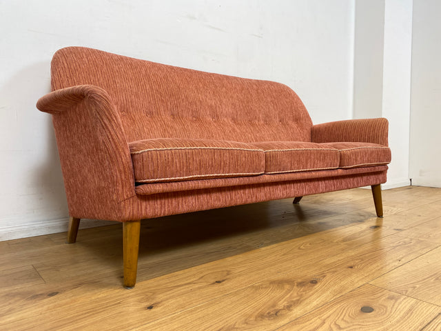 WMK I Formschönes & sehr gut erhaltenes skandinavisches Mid-Century Sofa in Altrosa mit gemütlichen Federkernsitzen I 2er Couch 2-Sitzer Sitzgarnitur Danish Design Vintage 60er Berlin Köln Stuttgart