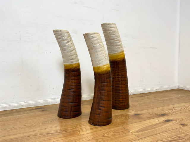 WMK I Einzigartiges skulpturales Keramik Ensemble aus 3 handgeformten großen Bodenvasen aus 70er Jahren I Vasen Skulptur Kunst Studio Dekoration Steinzeug Lava Vintage Retro I Berlin Dresden Hannover
