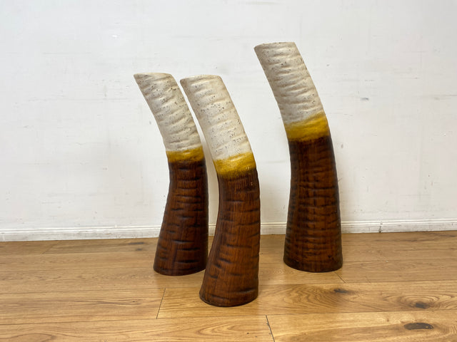 WMK I Einzigartiges skulpturales Keramik Ensemble aus 3 handgeformten großen Bodenvasen aus 70er Jahren I Vasen Skulptur Kunst Studio Dekoration Steinzeug Lava Vintage Retro I Berlin Dresden Hannover