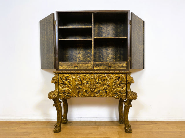 WMK I Das Highlight! Prunkvoller venezianischer antiker Schrank , um 1880, handbemalter Aufsatz auf geschnitzter vergoldeter Konsole mit Putti & Akanthus I Cabinet Bar Anrichte Kommode Chinois Barock