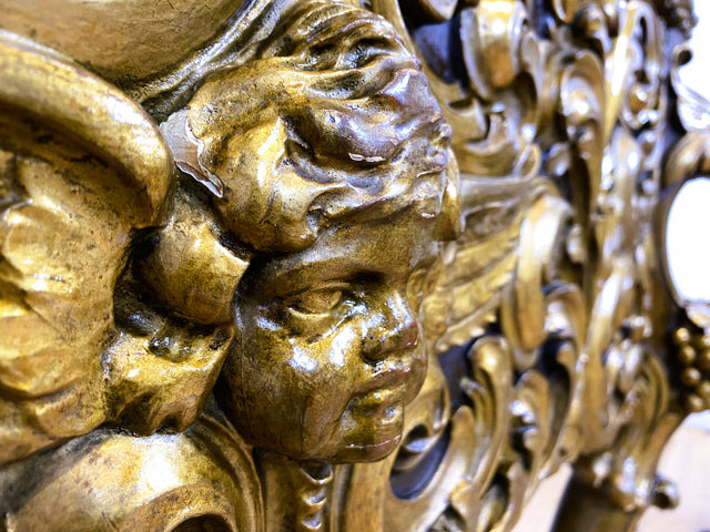 WMK I Das Highlight! Prunkvoller venezianischer antiker Schrank , um 1880, handbemalter Aufsatz auf geschnitzter vergoldeter Konsole mit Putti & Akanthus I Cabinet Bar Anrichte Kommode Chinois Barock