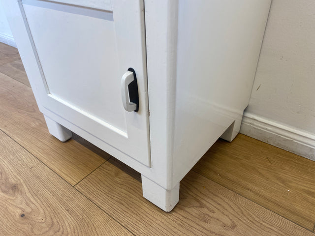 WMK I 1/2 Formschöne weiße 30er Jahre Art Deco Nachtkommode aus vollem Holz mit Schubladen & hübschen Originalgriffen I Nachttisch Nachtschrank Nachtschränkchen Kommode Jugendstil Antik Vintage Berlin