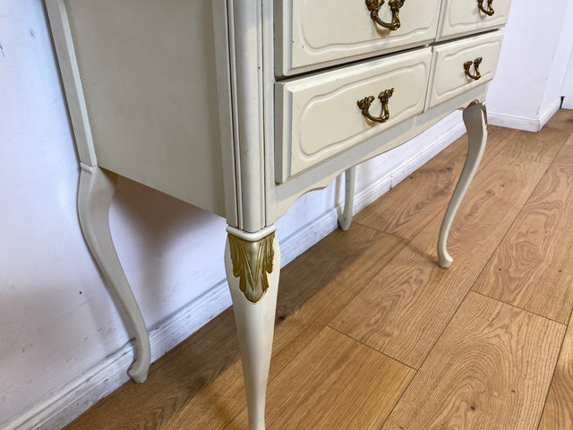 WMK I Versand 85€ I Charmante weiße Chippendale Kommode mit Schubladen & edlen Messingbeschlägen I Sideboard Schubladenkommode Flurkommode Wäschekommode Vintage Barock Rokoko Berlin Jena Bamberg