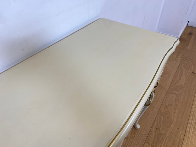 WMK I Versand 85€ I Charmante weiße Chippendale Kommode mit Schubladen & edlen Messingbeschlägen I Sideboard Schubladenkommode Flurkommode Wäschekommode Vintage Barock Rokoko Berlin Jena Bamberg