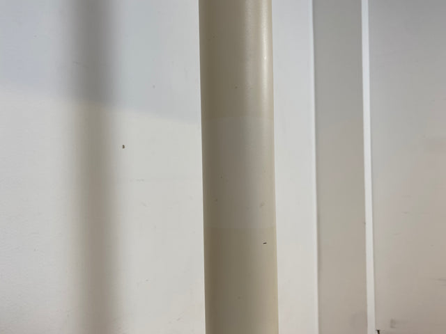 WMK I Design Award Gewinner aus 1988 I Hochwertige weiße Vintage Designer Standleuchte IBS 236 von Waldmann aus Metall I Steh Leuchte Lampe Deckenfluter Wohnzimmerlampe Vintage Space Age 80er Berlin