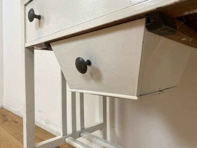 WMK # Elegante und filigrane weiße antike Nähkommode aus vollem Holz mit Schubladen und Originalgriffen # Kommode Nähtisch Beistelltisch Flurkommode Konsolentisch Konsole Garderobe Jugendstil Vintage