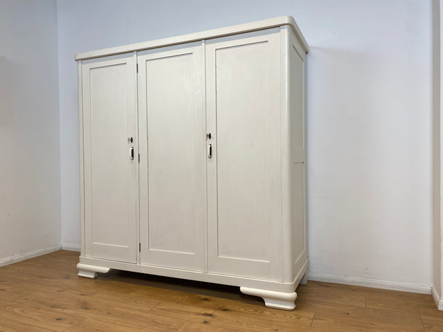WMK I Schöner weißer 1930er Jahre Art Deco Kleiderschrank aus vollem Holz mit hübschen Originalgriffen I Schrank Schlafzimmerschrank Wäscheschrank Dielenschrank Bauernschrank Jugendstil Antik Vintage