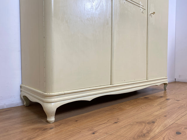 WMK I Wunderschöner weißer 1930er Jahre Kleiderschrank aus vollem Holz mit Schubladen I Schrank Schlafzimmerschrank Wäscheschrank Schlafzimmer Chippendale Art Deco Antik Vintage Berlin Dresden Bayern