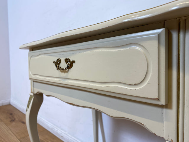 WMK I Charmanter weißer Chippendale Nachttisch mit Schublade und edlem Messinggriff I Nachtkommode Nachtschrank Nachtschränkchen Kommode Beistelltisch Vintage Barock Rokoko Berlin Jena Bamberg